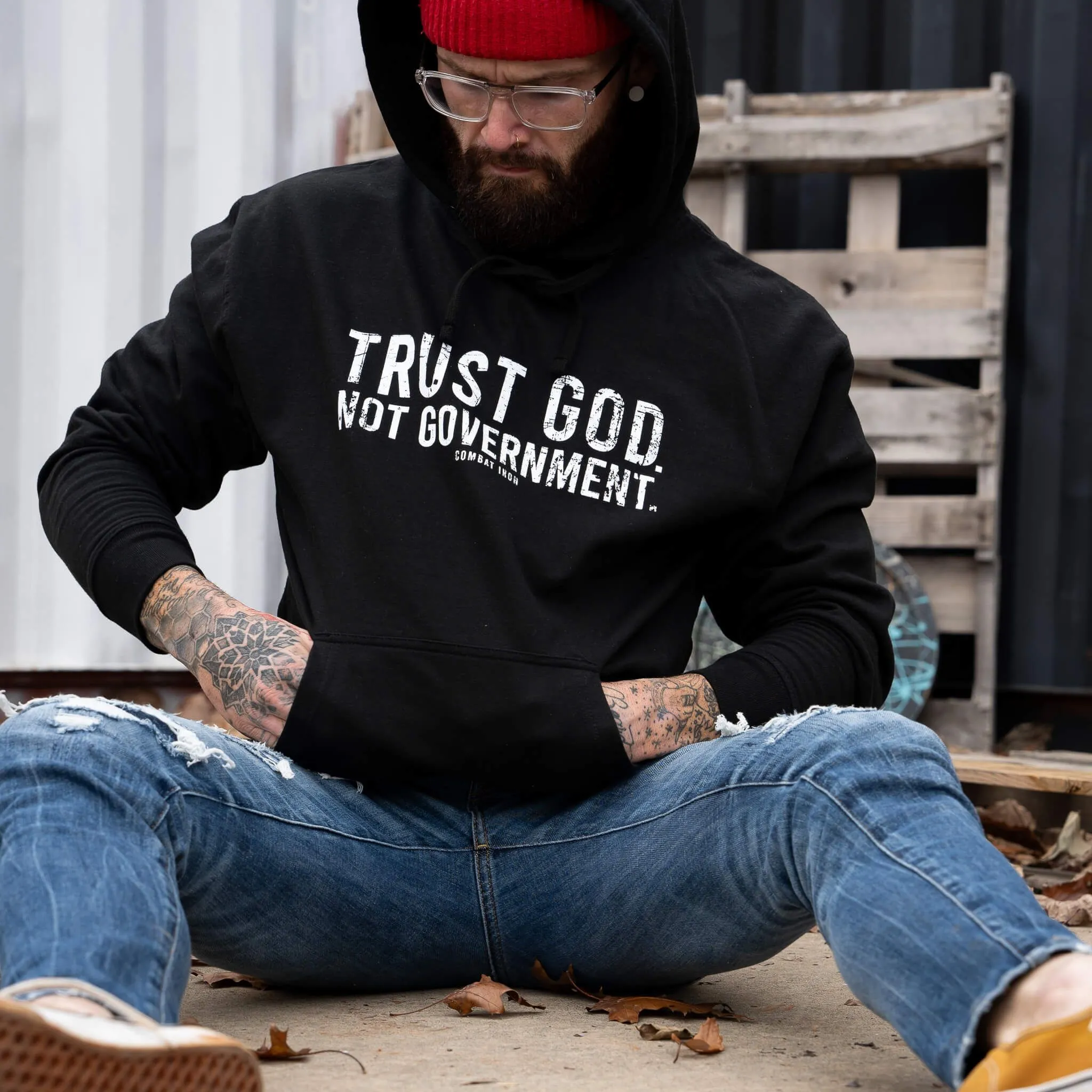 Trust God. Not Government. Men's Hoodie